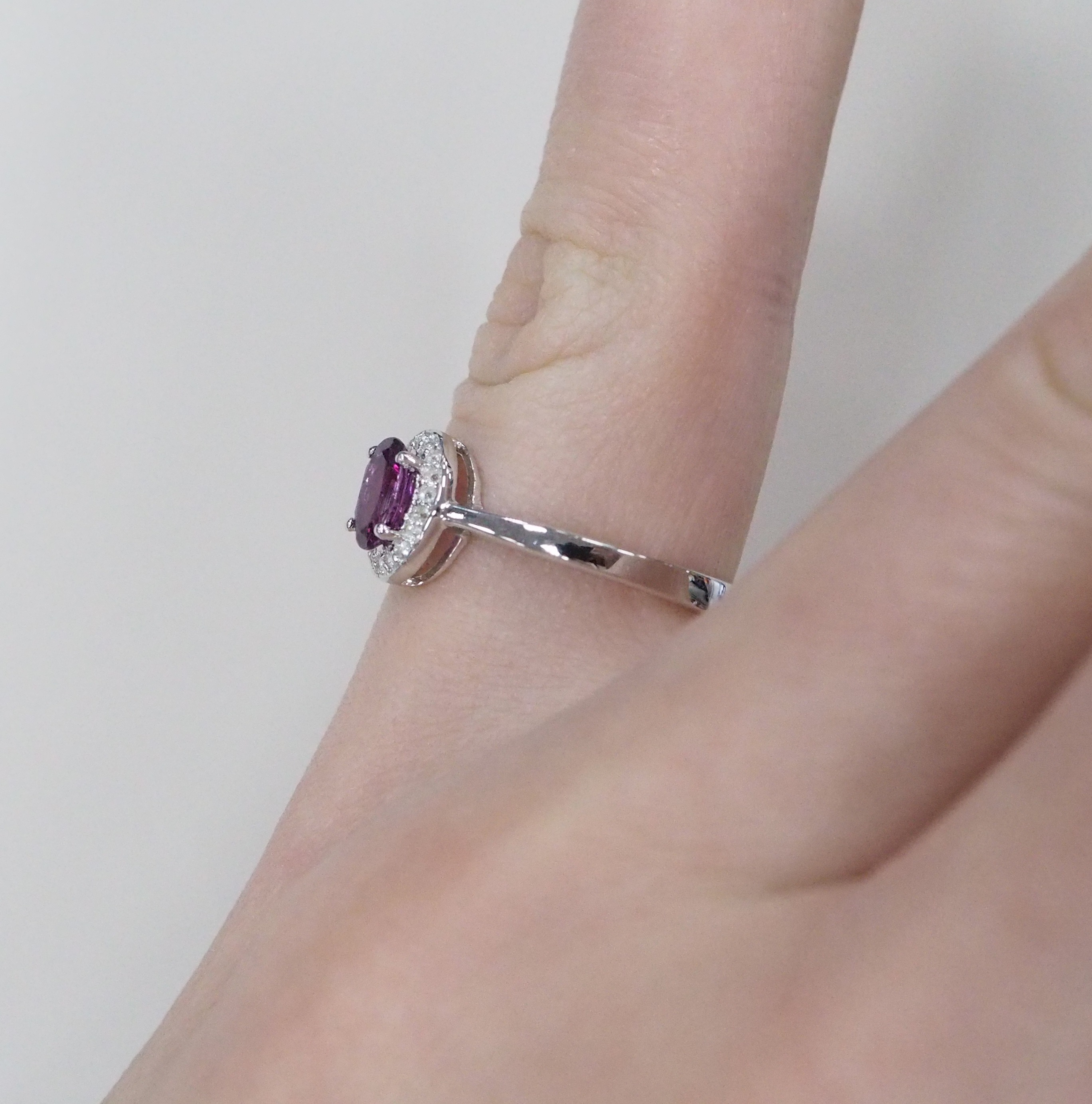 Серебряное кольцо с гранатом Умбалит